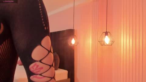 samantha   online show from June 2026 05:32:02 AM