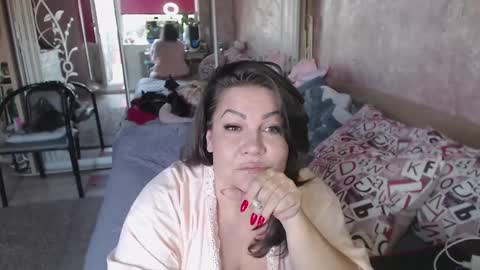 Snapshot of samanta_shy chatting on September 2025 08:39:01 AM Marry online show from September 2025 08:39:01 AM