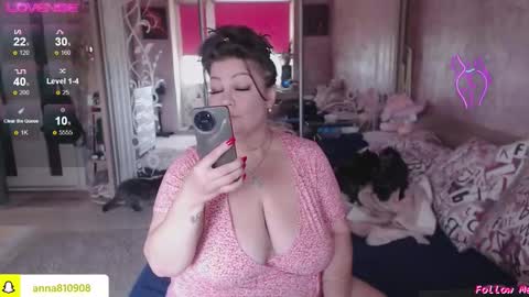 Snapshot of samanta_shy chatting on October 2025 09:53:01 AM Marry online show from October 2025 09:53:01 AM