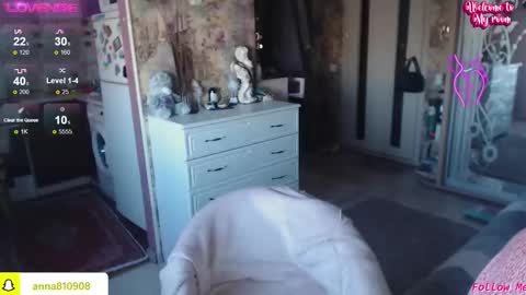 Snapshot of samanta_shy chatting on October 2025 09:43:01 AM Marry online show from October 2025 09:43:01 AM