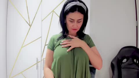 Snapshot of samantha_larusso_ chatting on February 2025 02:37:01 AM Andy online show from February 2025 02:37:01 AM