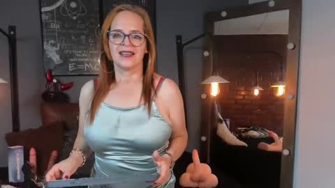 Snapshot of samantha_mature56 chatting on February 2025 04:50:01 PM Sam online show from February 2025 04:50:01 PM