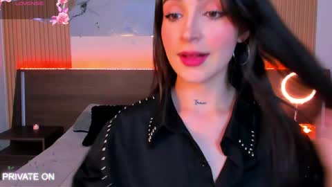 samantha_moons online show from May 2026 01:33:02 AM