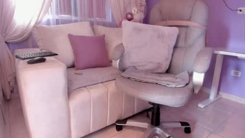samantha_thompsoon online show from June 2026 09:42:01 PM