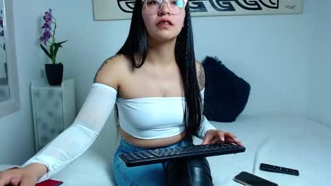 samantha_vaker online show from May 2026 03:23:01 AM
