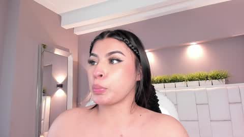 Snapshot of samanthaa_22_ chatting on January 2025 09:59:01 AM Samanthaa online show from January 2025 09:59:01 AM