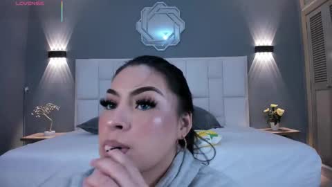  Samanthaa online show from November 2025 11:42:02 AM