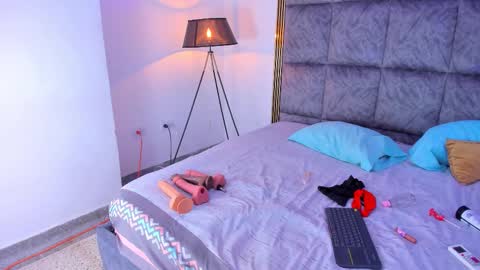 Snapshot of samanthaa_gil_ chatting on December 2025 04:29:01 AM Samantha online show from December 2025 04:29:01 AM