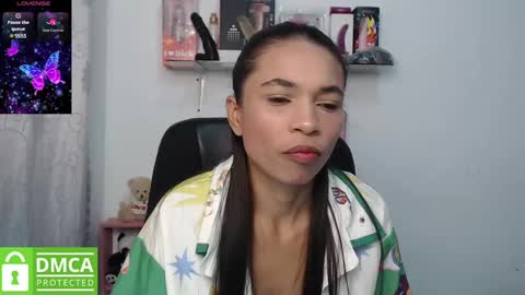 Snapshot of samanthaa_queen chatting on March 2025 10:49:01 AM sam online show from March 2025 10:49:01 AM