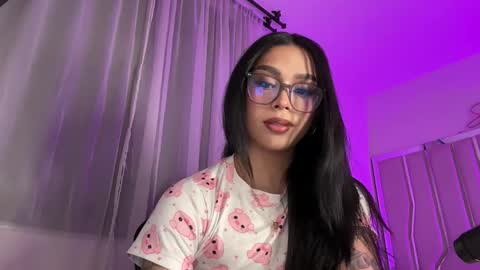 Snapshot of samanthabernardo_ chatting on April 2026 05:18:02 AM Samantha Bernardo online show from April 2026 05:18:02 AM