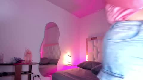 Snapshot of samanthadiamonds_ chatting on October 2025 01:04:02 AM Sam online show from October 2025 01:04:02 AM