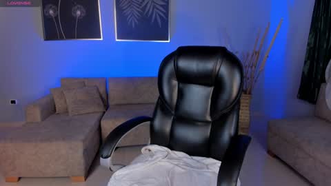 Samantha Klein online show from January 2025 09:47:01 AM