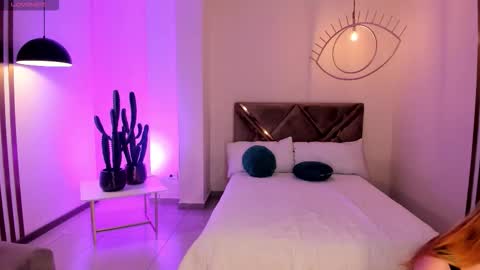 Samantha Klein online show from October 2025 12:22:02 AM