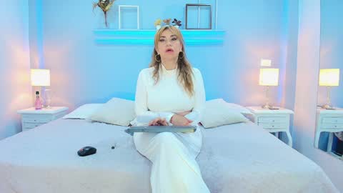 Snapshot of samanthamilf__ chatting on January 2025 06:32:02 PM Samanta online show from January 2025 06:32:02 PM