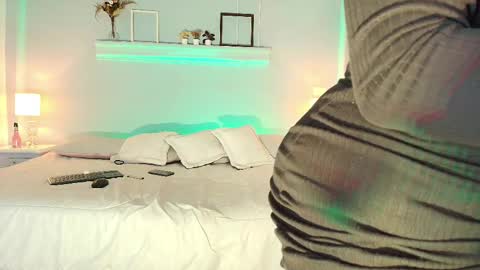 Snapshot of samanthamilf__ chatting on February 2025 07:14:01 PM Samanta online show from February 2025 07:14:01 PM