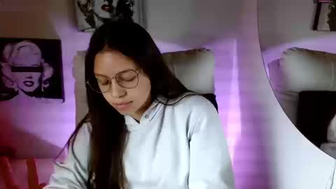 Snapshot of samantharoldan chatting on September 2025 03:01:01 PM Samantha online show from September 2025 03:01:01 PM