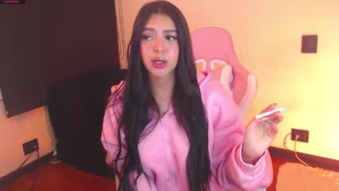 Snapshot of samara_lam chatting on December 2024 04:56:02 AM Sammy online show from December 2024 04:56:02 AM