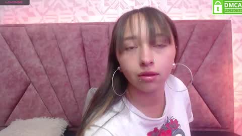 Snapshot of samara_purple chatting on January 2025 12:01:02 PM Dafne  online show from January 2025 12:01:02 PM