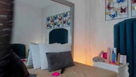 Snapshot of samara_warren chatting on February 2026 11:33:01 AM Samara Warren online show from February 2026 11:33:01 AM