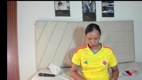 samaraa_smith1 online show from June 2026 12:14:01 PM