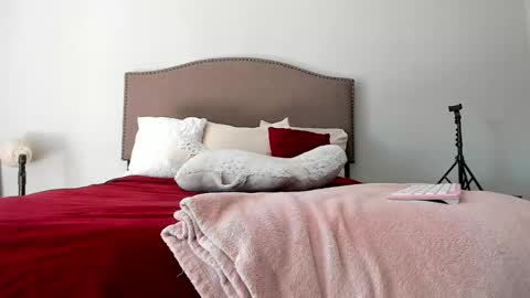 Yaya online show from September 2025 06:46:02 PM