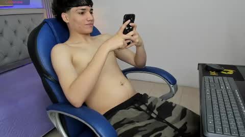 Snapshot of samblack_ chatting on May 2026 12:44:01 PM Sam online show from May 2026 12:44:01 PM