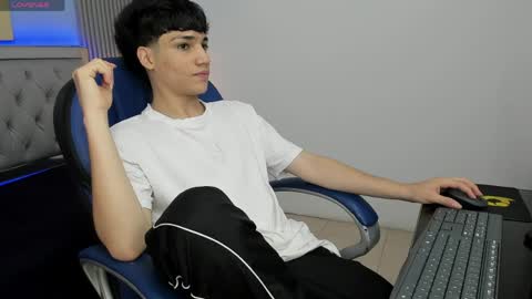 Snapshot of samblack_ chatting on May 2026 12:22:02 PM Sam online show from May 2026 12:22:02 PM
