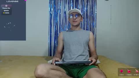 Snapshot of samfox_ chatting on September 2025 11:11:01 AM SAM online show from September 2025 11:11:01 AM