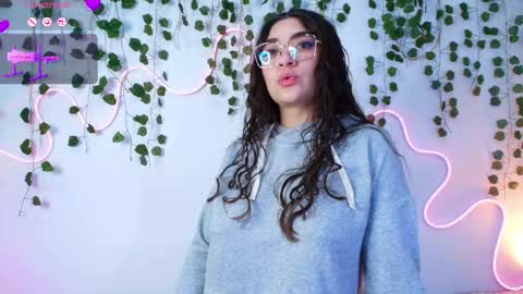 Snapshot of samii_evans chatting on March 2026 05:37:02 AM samii evans online show from March 2026 05:37:02 AM