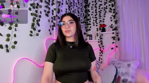 Snapshot of samii_evans chatting on March 2026 07:23:02 AM samii evans online show from March 2026 07:23:02 AM