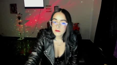 Snapshot of samismith77 chatting on January 2025 12:49:01 AM SARA online show from January 2025 12:49:01 AM