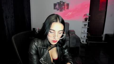 Snapshot of samismith77 chatting on January 2025 01:08:01 AM SARA online show from January 2025 01:08:01 AM