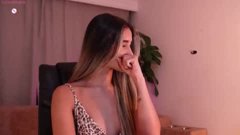 Snapshot of sammylaszlow chatting on October 2025 11:49:02 PM Sammy online show from October 2025 11:49:02 PM