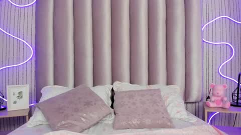 Snapshot of sammylewismd chatting on April 2026 03:04:01 AM Samantha online show from April 2026 03:04:01 AM