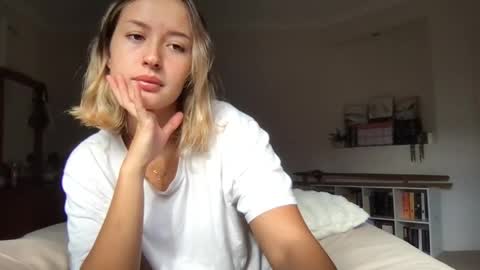 Snapshot of sammyygirlxx chatting on April 2026 10:37:02 PM Sammy online show from April 2026 10:37:02 PM