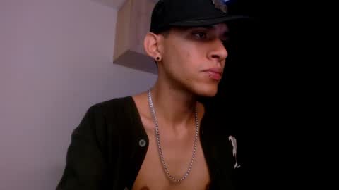   online show from December 2024 02:51:01 AM