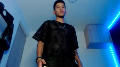   online show from March 2025 09:54:02 PM