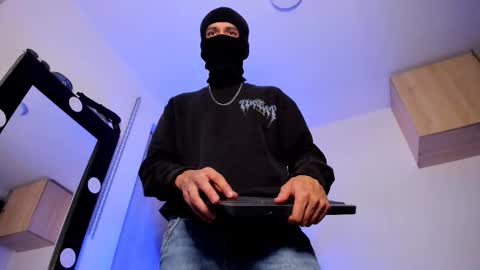   online show from September 2025 04:27:01 AM