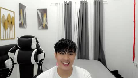 Snapshot of samuelangelo chatting on March 2026 01:17:02 PM Sam online show from March 2026 01:17:02 PM