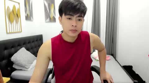 Snapshot of samuelangelo chatting on April 2026 05:21:01 PM Sam online show from April 2026 05:21:01 PM