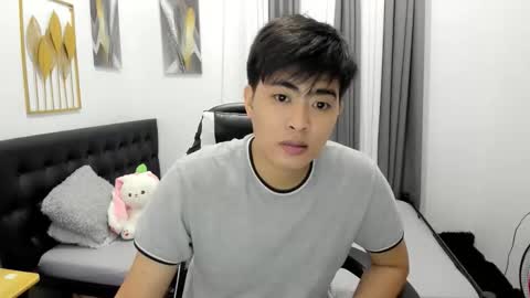 Snapshot of samuelangelo chatting on April 2026 04:46:01 AM Sam online show from April 2026 04:46:01 AM