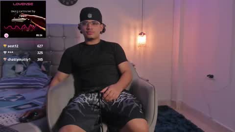 samxx_muscle online show from November 2025 01:46:01 PM