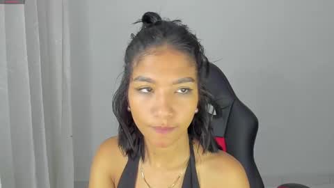 Hello I am absent due to a family calamity I will return soon-hola estoy ausente por un problema familiar volvere pronto. online show from February 2025 01:03:02 AM