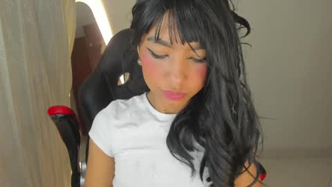 Hello I am absent due to a family calamity I will return soon-hola estoy ausente por un problema familiar volvere pronto. online show from February 2025 05:12:02 AM