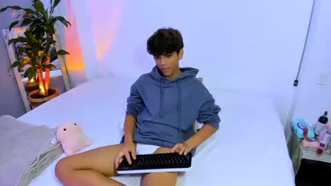 Snapshot of samy_twink chatting on June 2026 03:06:02 AM Sammy online show from June 2026 03:06:02 AM