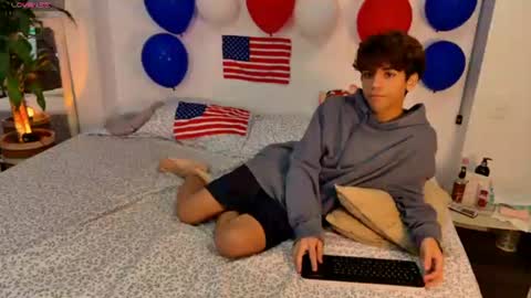Snapshot of samy_twink chatting on July 2026 02:40:01 AM Sammy online show from July 2026 02:40:01 AM