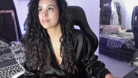 Snapshot of samykiss chatting on May 2026 01:16:02 PM SamyHolbrook online show from May 2026 01:16:02 PM