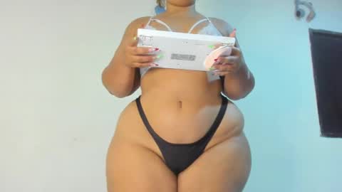 Snapshot of samyyriverss chatting on December 2024 02:17:01 AM Samy and Valery online show from December 2024 02:17:01 AM