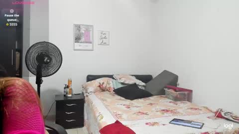 Sanddi  online show from September 2025 03:59:01 PM