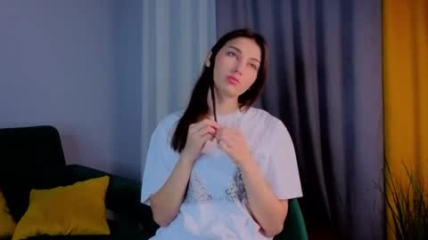 Snapshot of sandili chatting on November 2025 01:05:02 AM Isabel but you can call me Bella online show from November 2025 01:05:02 AM